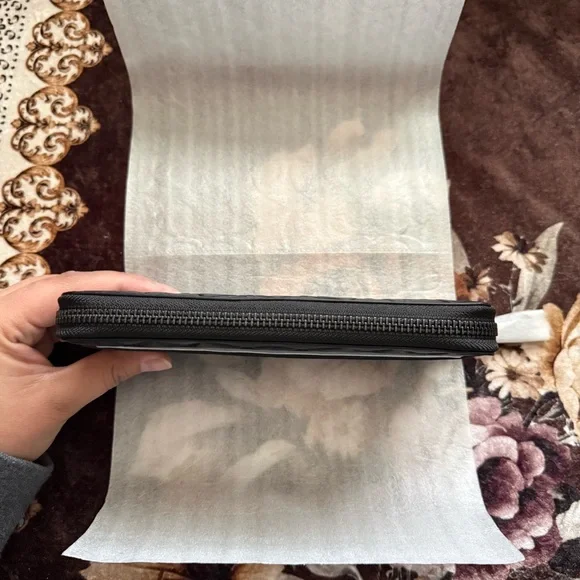 COACH Embossed Signature Leather Accordion Black Gunmetal Zip Around Wallet NWT - Picture 6 of 12